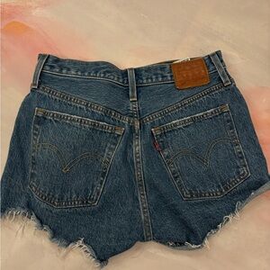 LEVI shorts size 25